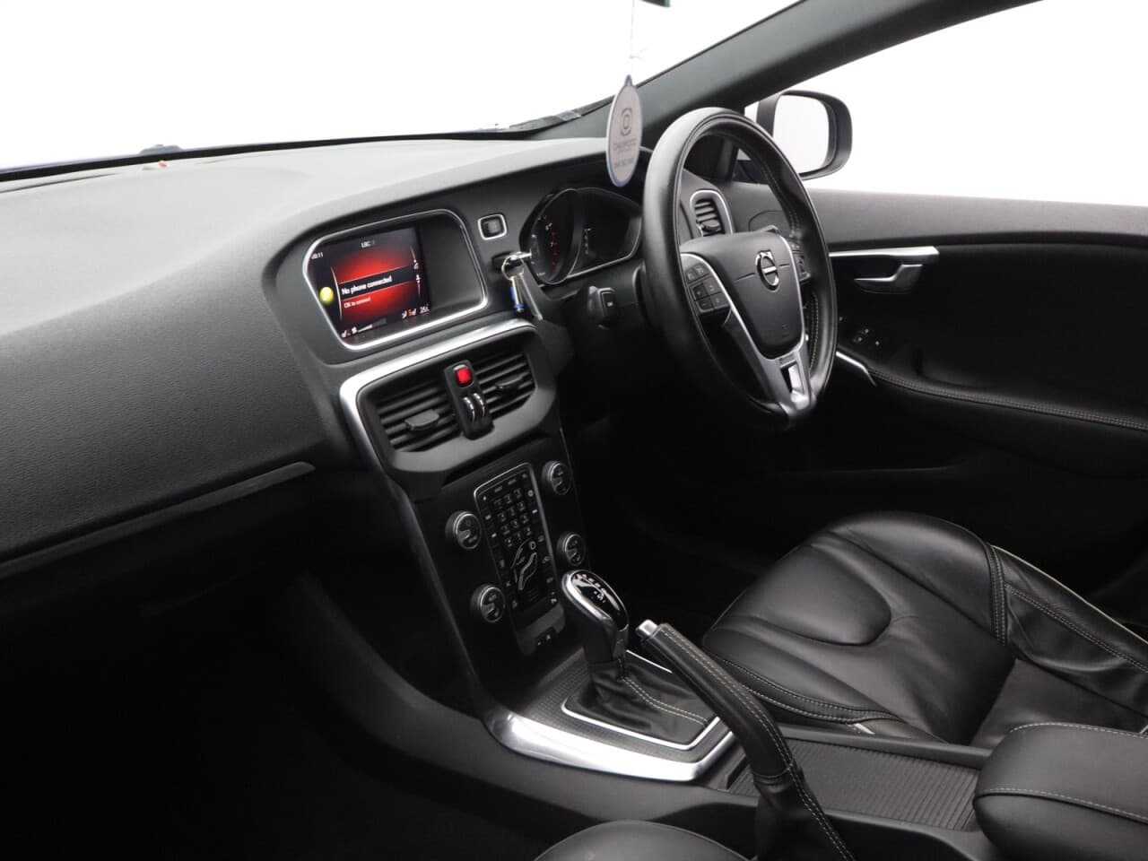 Volvo V40 1.5 T2 R-Design Edition — image 38