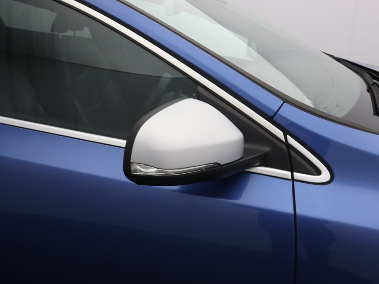 Volvo V40 1.5 T2 R-Design Edition — image 48
