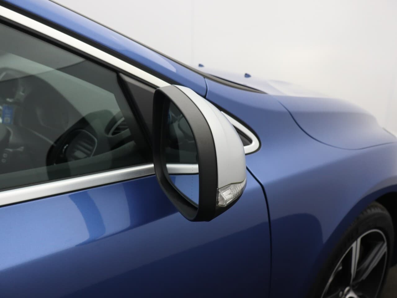 Volvo V40 1.5 T2 R-Design Edition — image 49