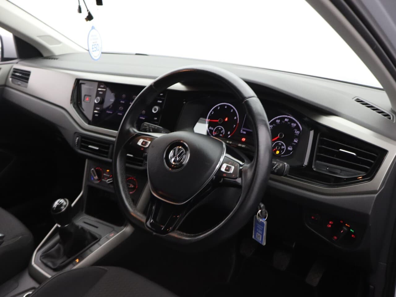 Volkswagen Polo 1.0 TSI Match — image 14