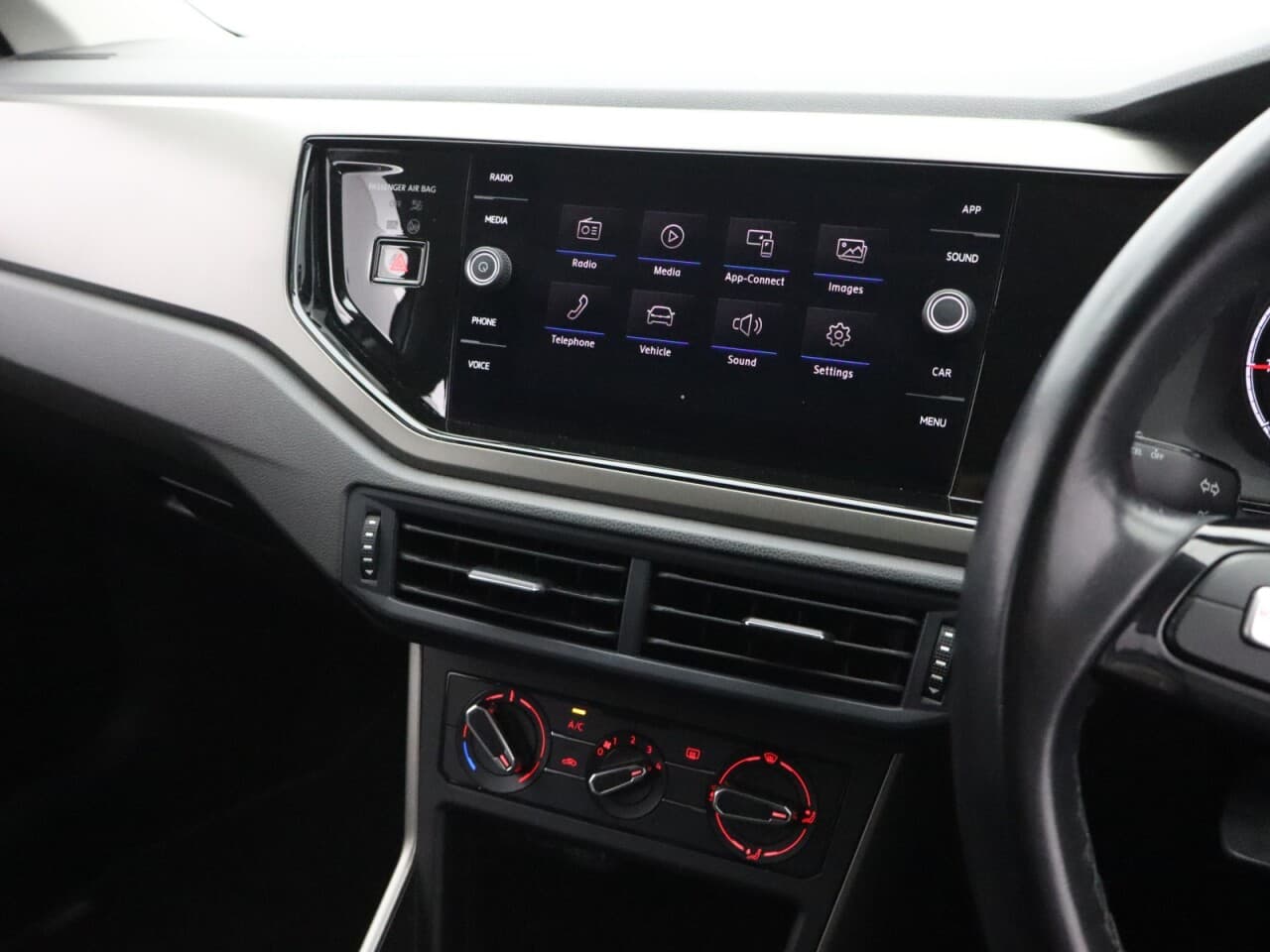 Volkswagen Polo 1.0 TSI Match — image 22