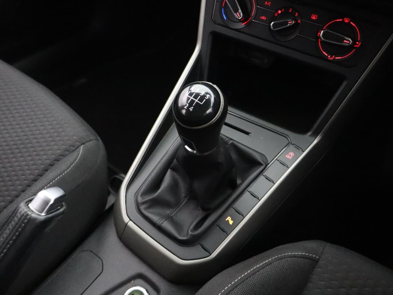 Volkswagen Polo 1.0 TSI Match — image 23