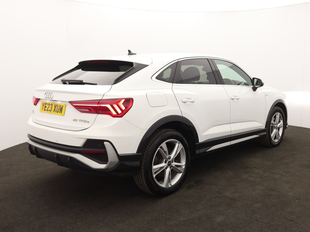 Audi Q3 1.4 TFSIe 45 S line Sportback — image 10