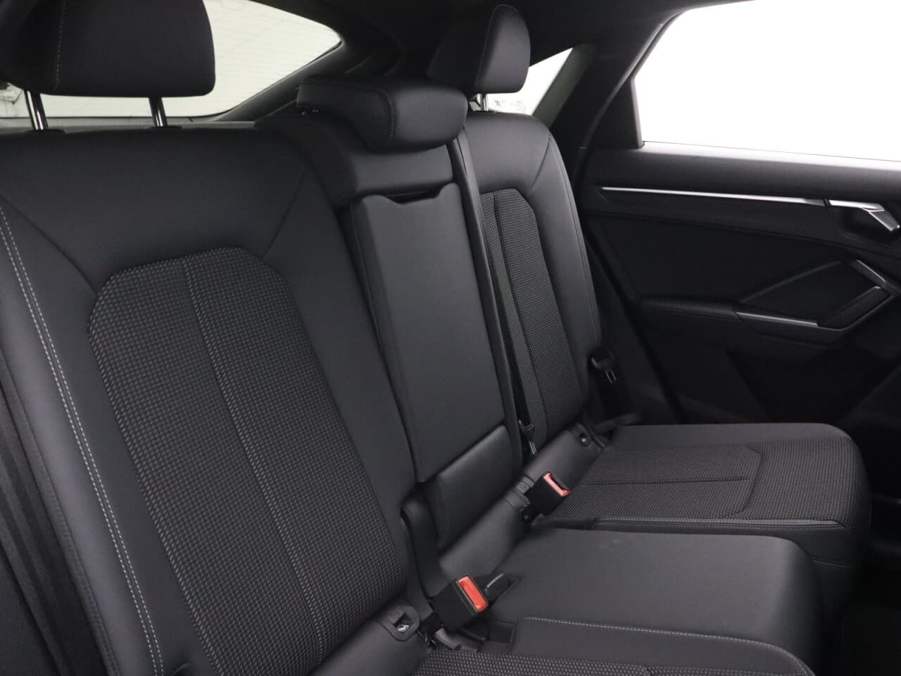 Audi Q3 1.4 TFSIe 45 S line Sportback — image 44