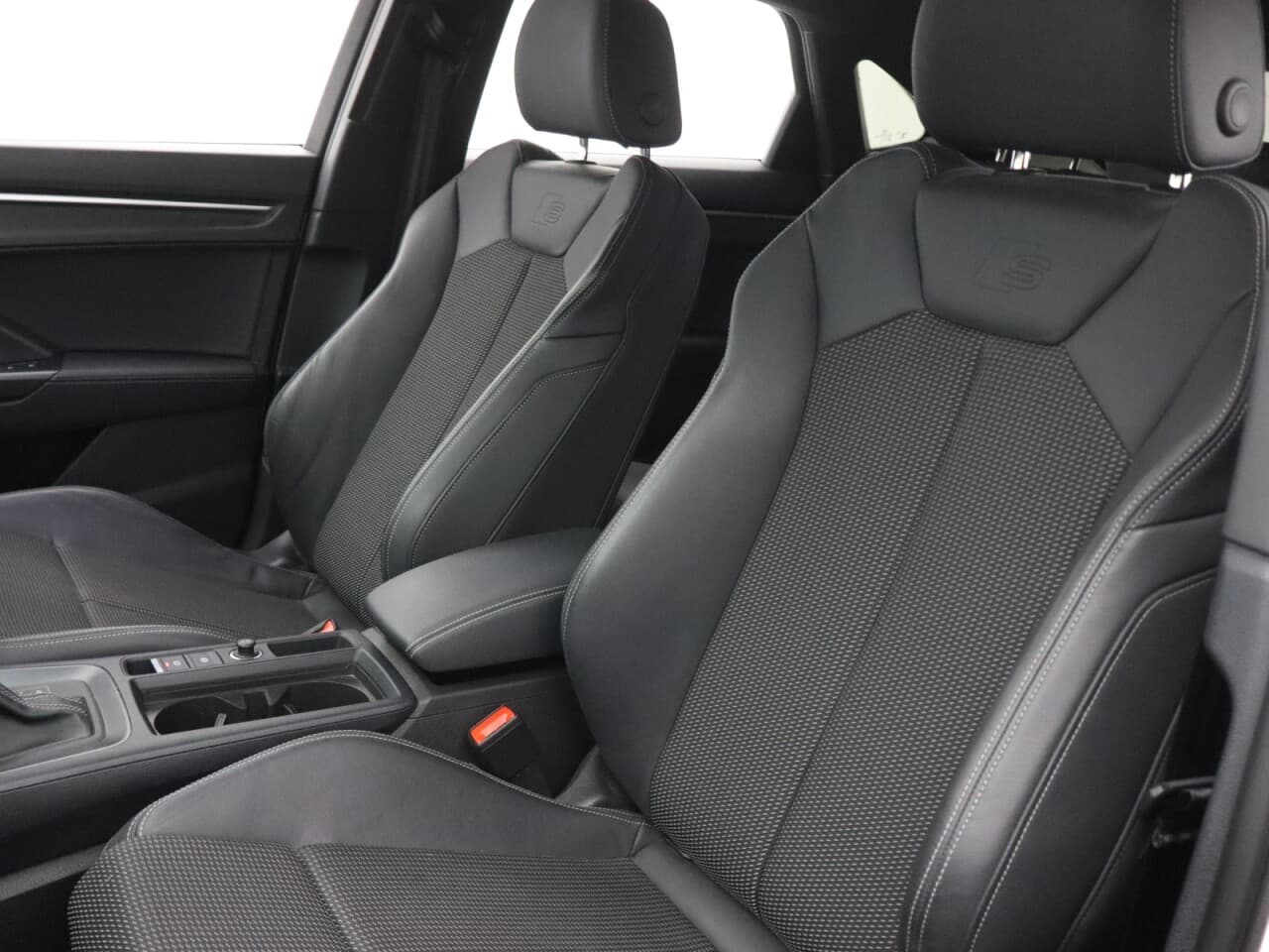 Audi Q3 1.4 TFSIe 45 S line Sportback — image 43