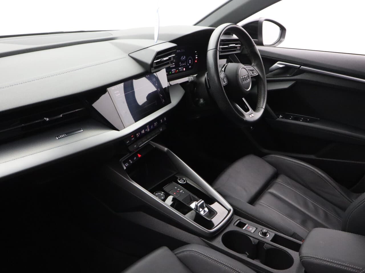 Audi A3 1.4 TFSIe 40 S line Sportback — image 47