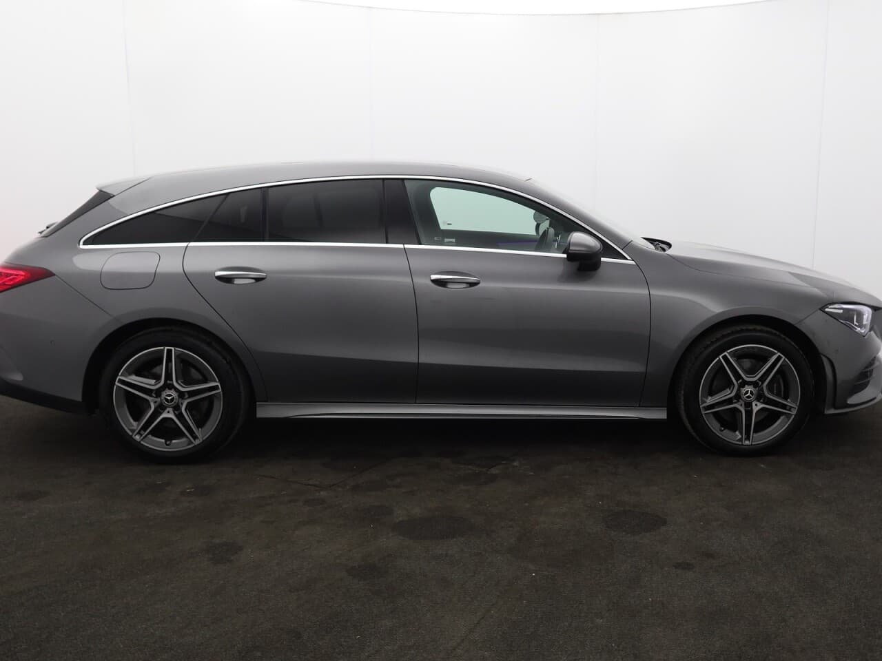 Mercedes-Benz Cla 1.3 CLA250e 15.6kWh AMG Line (Premium) Shooting Brake — image 11
