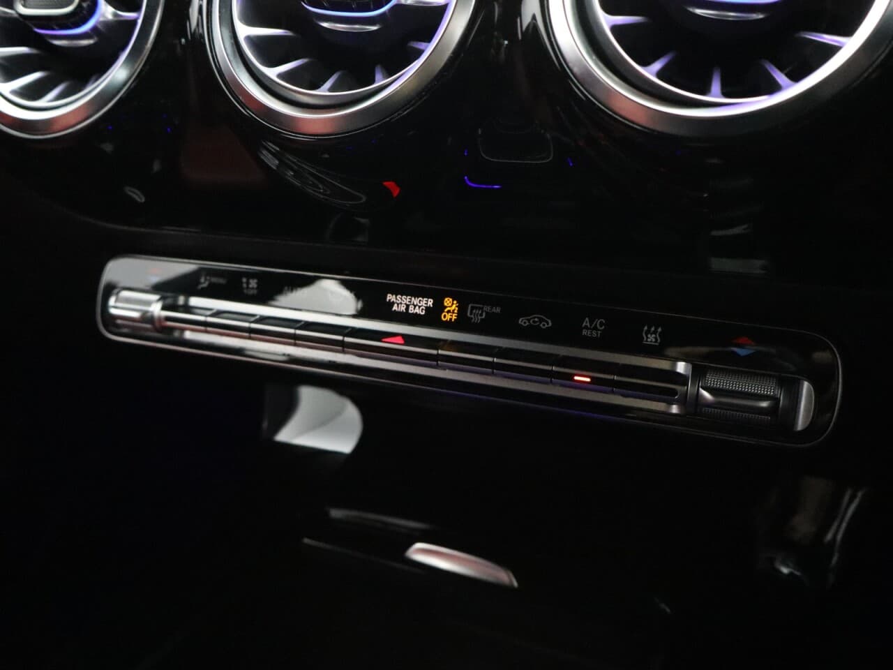 Mercedes-Benz Cla 1.3 CLA250e 15.6kWh AMG Line (Premium) Shooting Brake — image 28