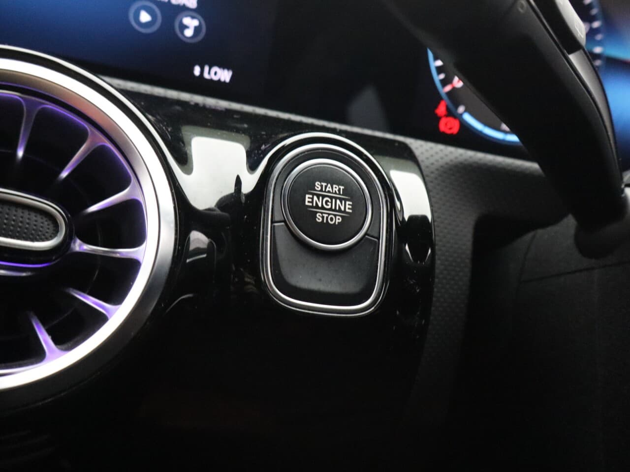 Mercedes-Benz Cla 1.3 CLA250e 15.6kWh AMG Line (Premium) Shooting Brake — image 30