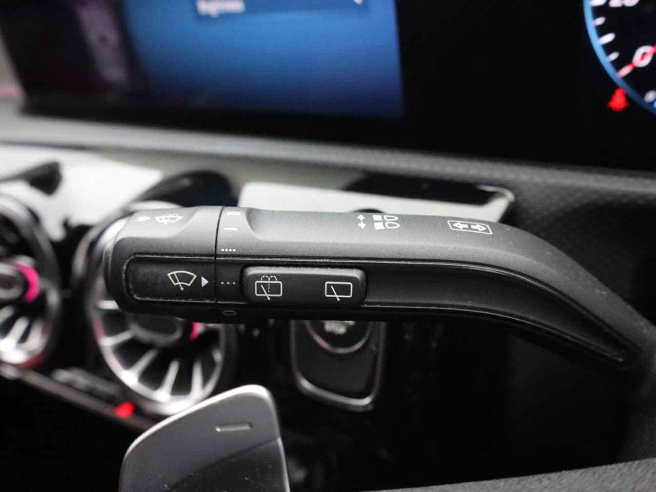 Mercedes-Benz Cla 1.3 CLA250e 15.6kWh AMG Line (Premium) Shooting Brake — image 41