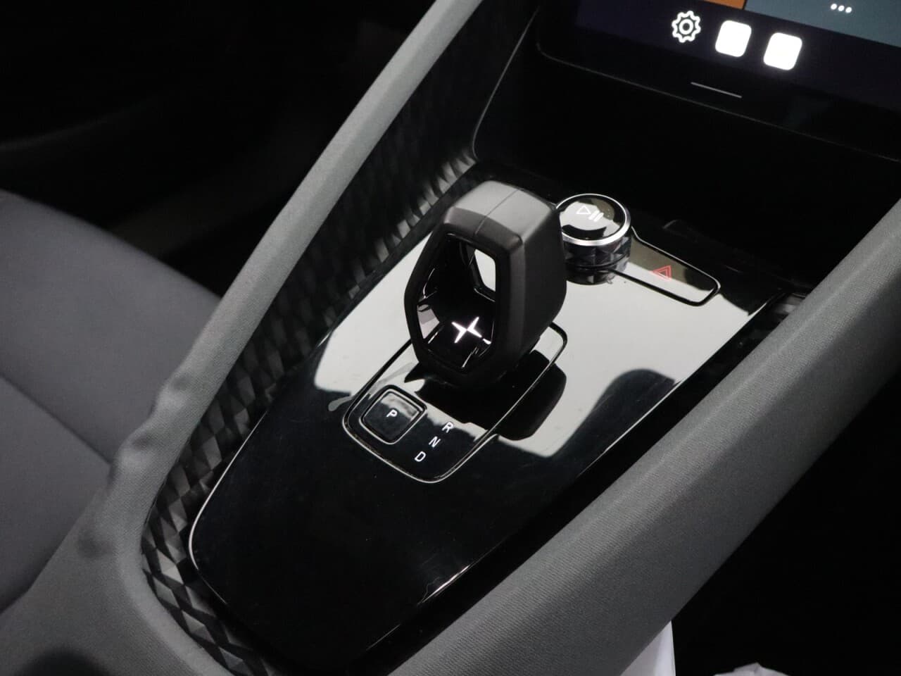 Polestar Polestar 2 Dual Motor 78kWh Long Range Fastback — image 22