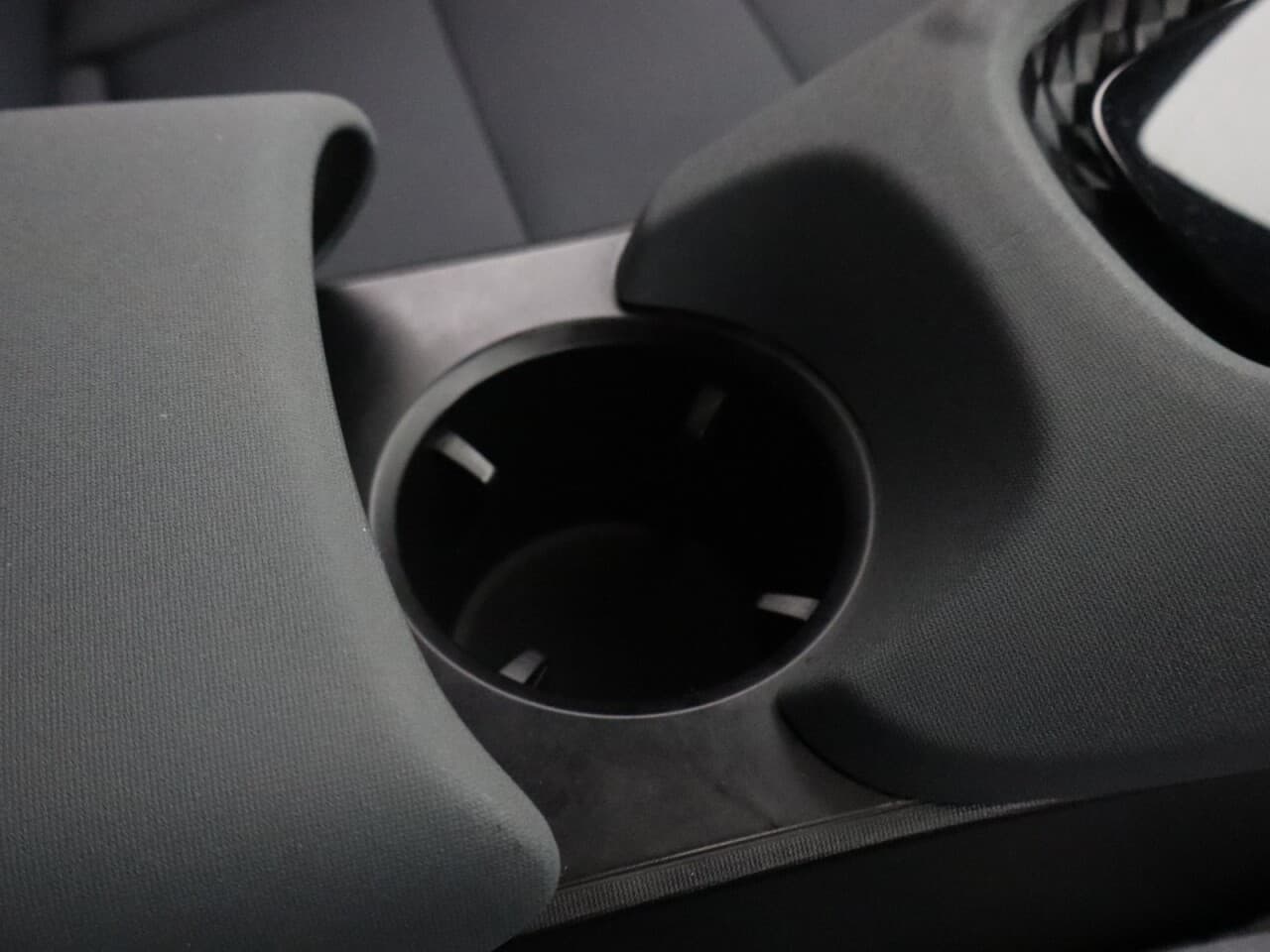 Polestar Polestar 2 Dual Motor 78kWh Long Range Fastback — image 26