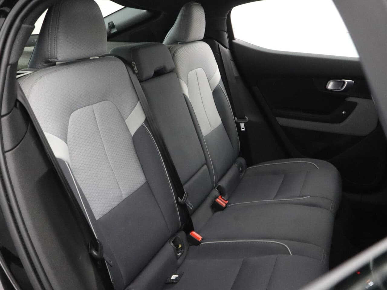 Polestar Polestar 2 Dual Motor 78kWh Long Range Fastback — image 40