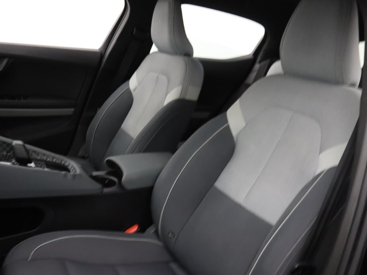 Polestar Polestar 2 Dual Motor 78kWh Long Range Fastback — image 39