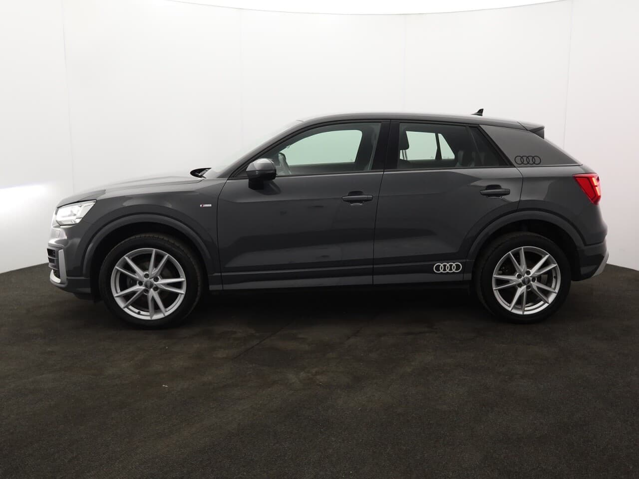 Audi Q2 1.0 TFSI 30 S line — image 6
