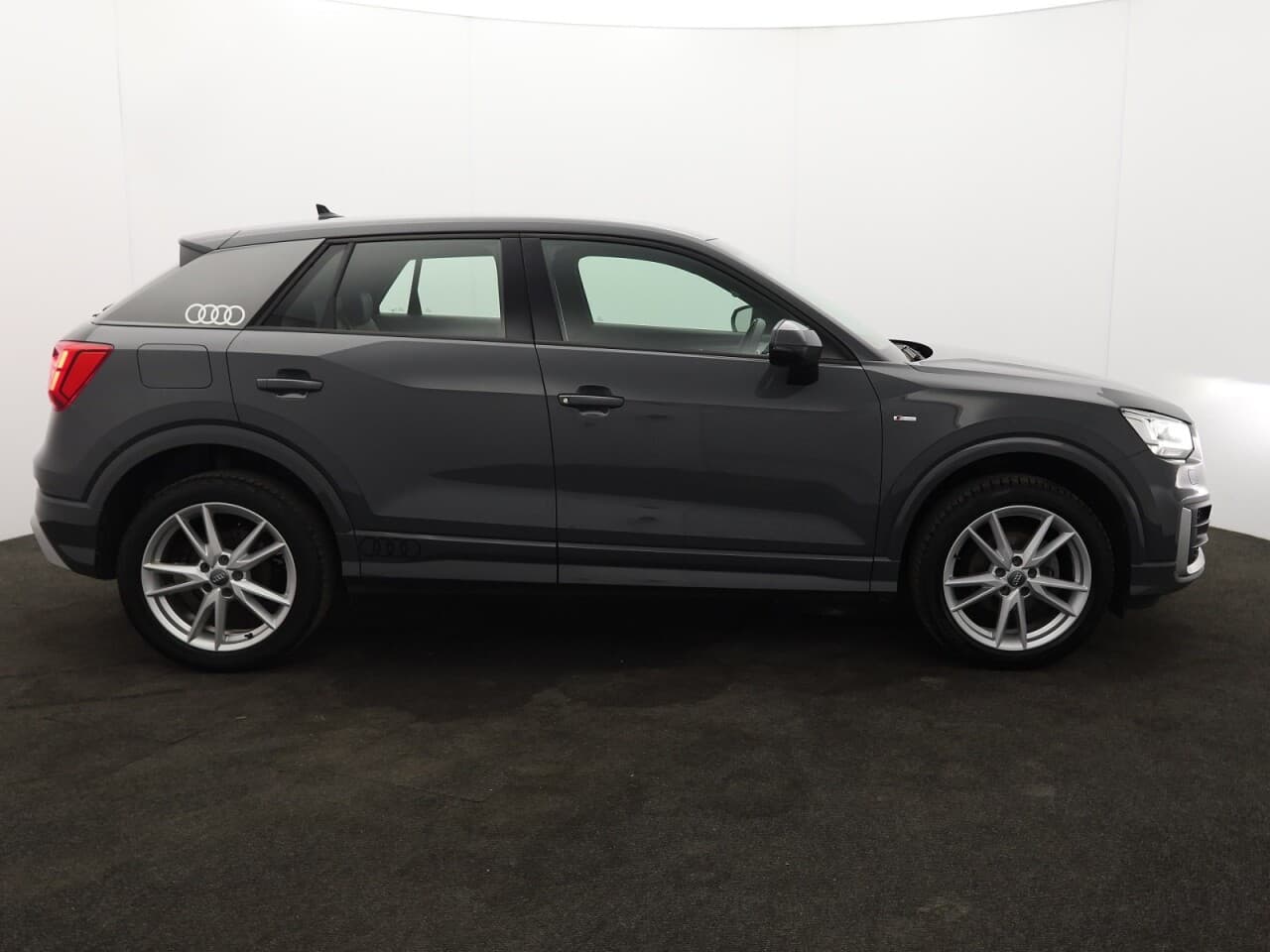 Audi Q2 1.0 TFSI 30 S line — image 11