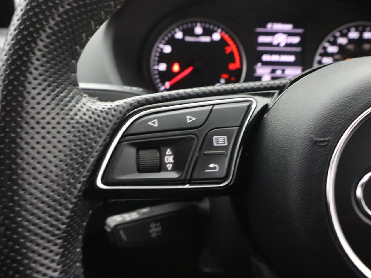 Audi Q2 1.0 TFSI 30 S line — image 17