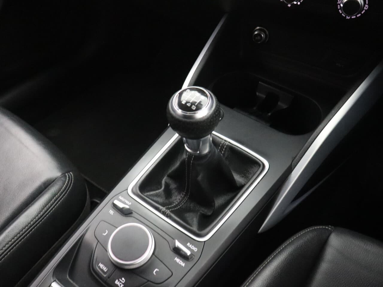 Audi Q2 1.0 TFSI 30 S line — image 23
