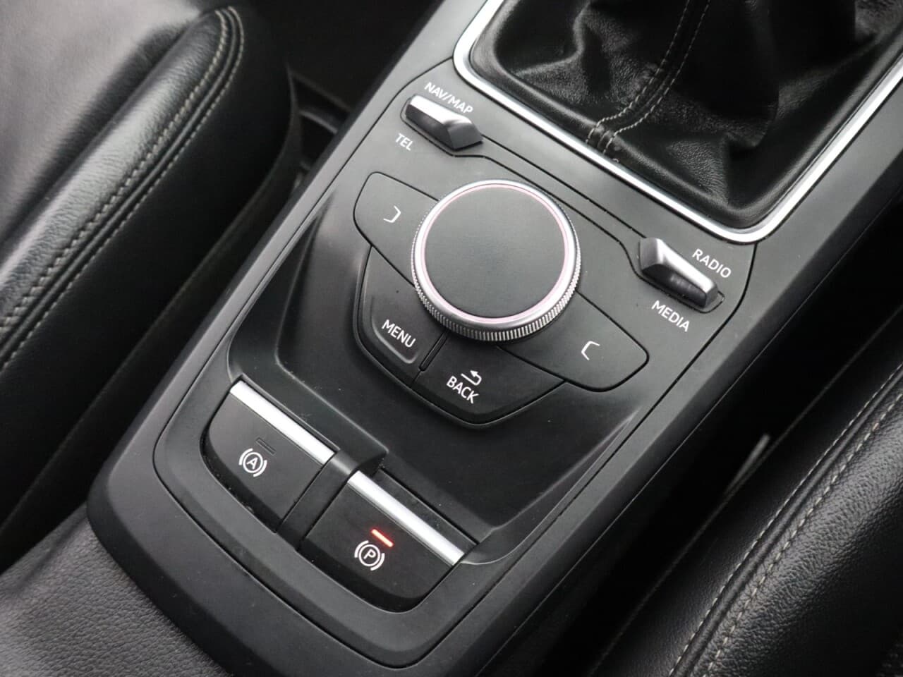 Audi Q2 1.0 TFSI 30 S line — image 27
