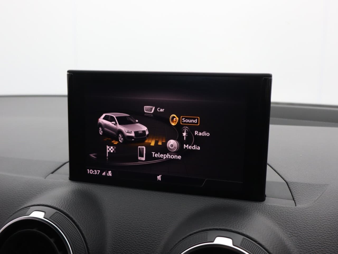 Audi Q2 1.0 TFSI 30 S line — image 33