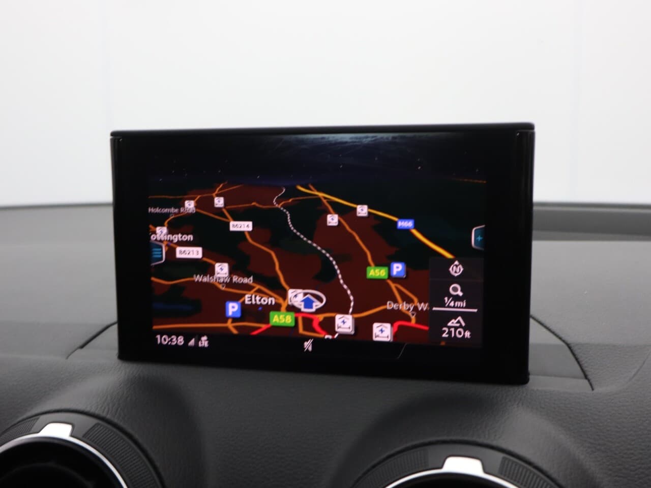 Audi Q2 1.0 TFSI 30 S line — image 35