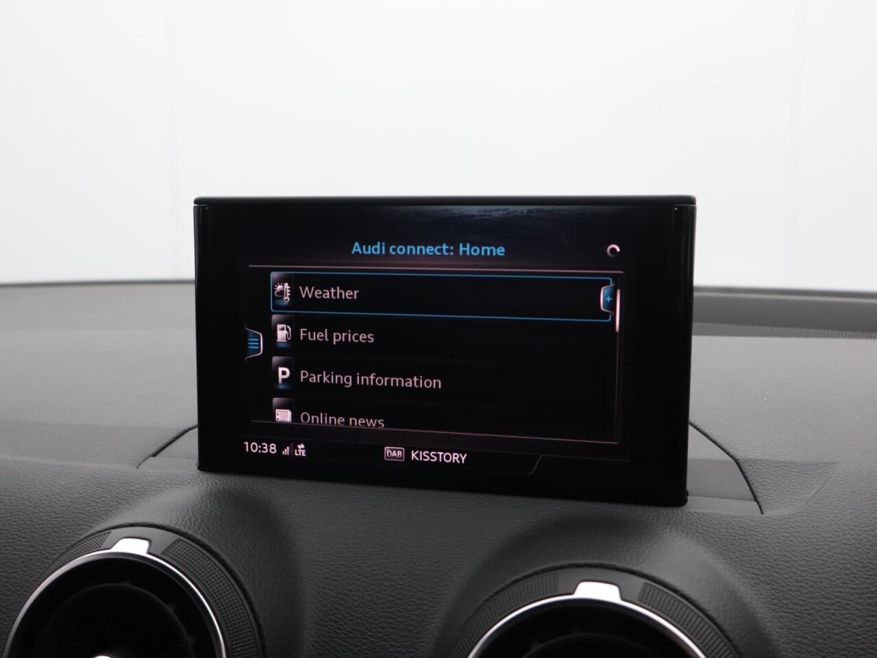 Audi Q2 1.0 TFSI 30 S line — image 37