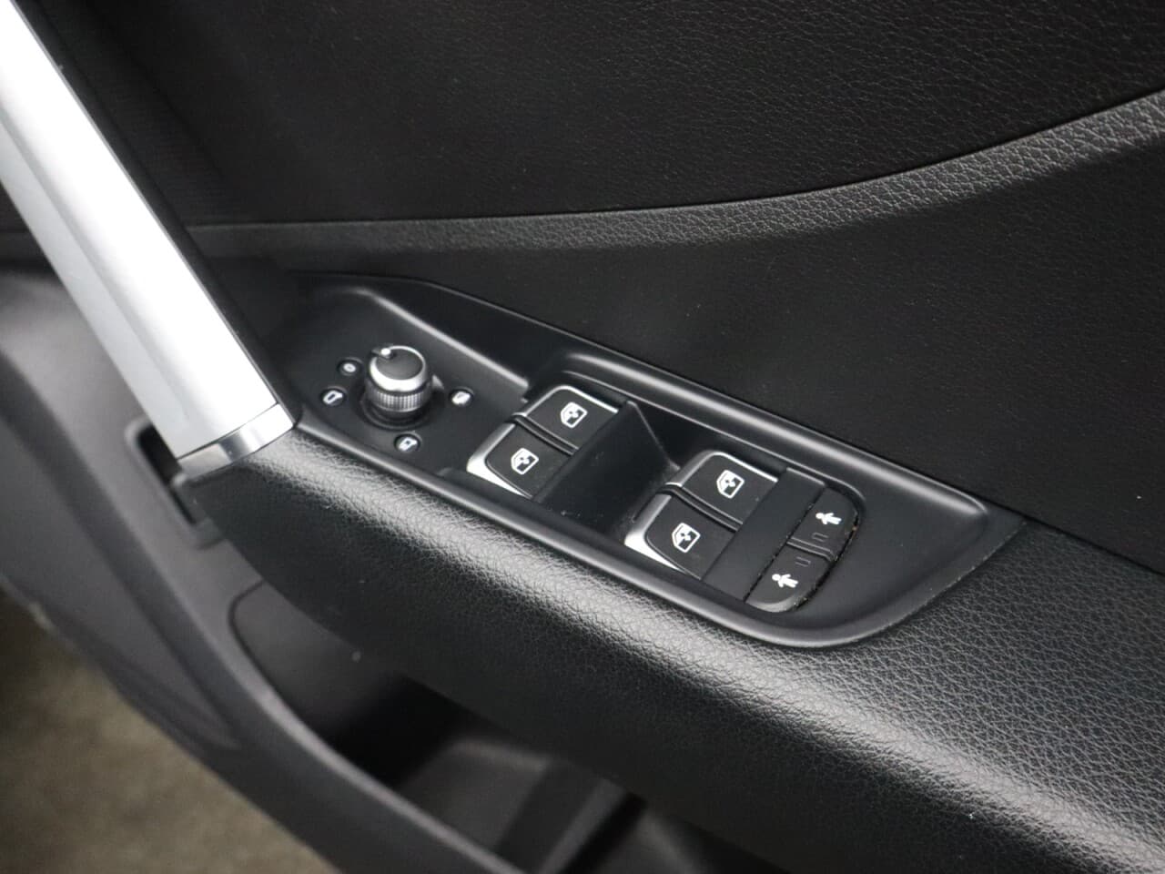 Audi Q2 1.0 TFSI 30 S line — image 48