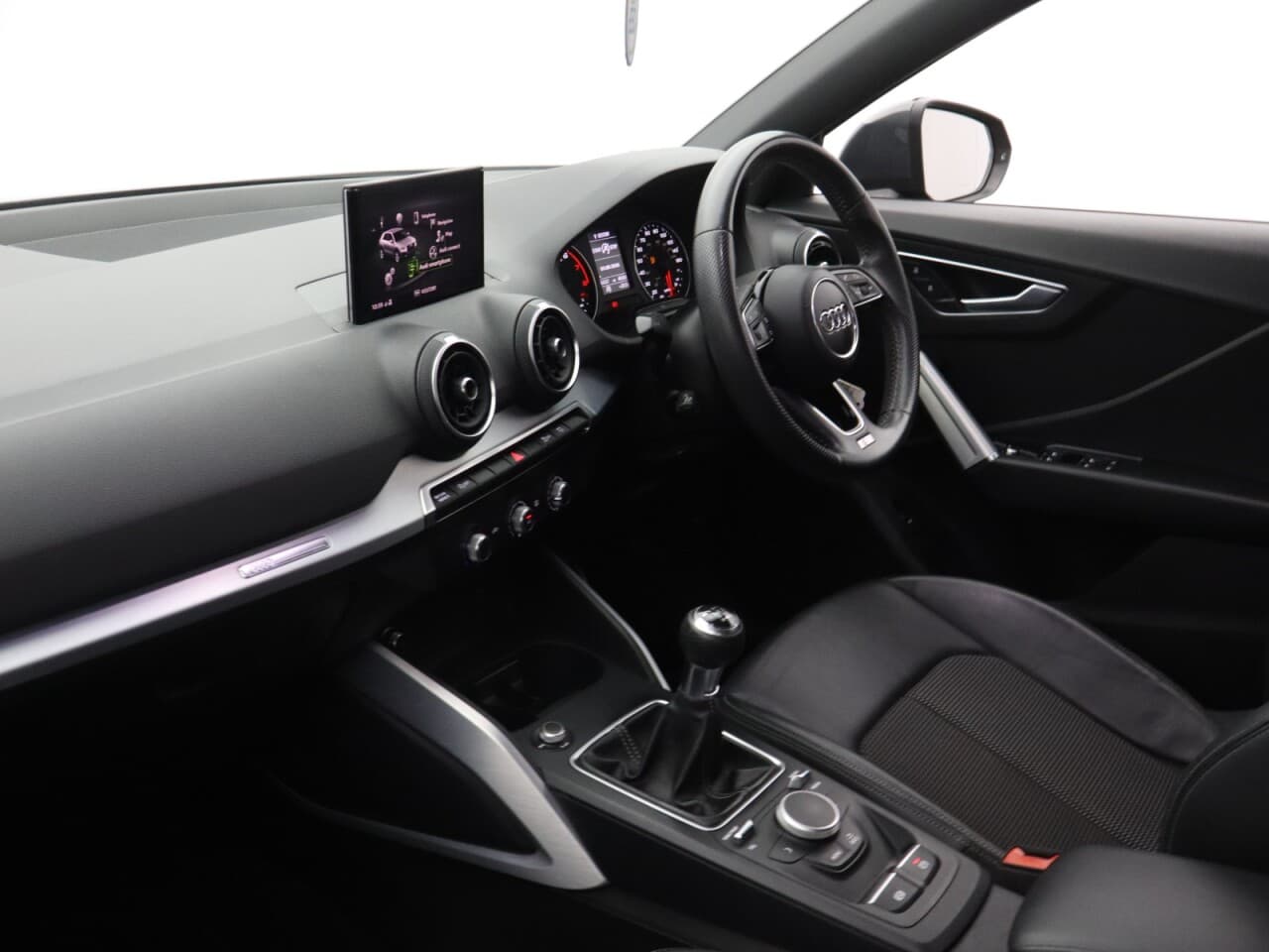 Audi Q2 1.0 TFSI 30 S line — image 41