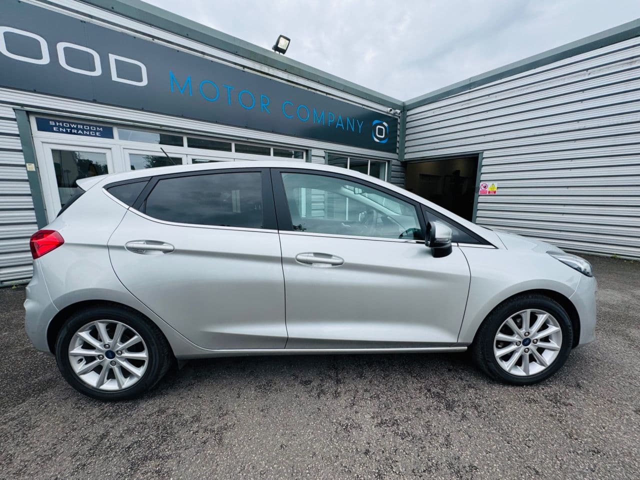 Ford Fiesta 1.0T EcoBoost Titanium — image 2