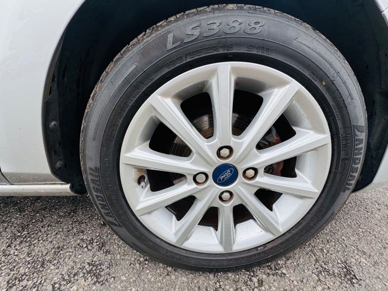 Ford Fiesta 1.0T EcoBoost Titanium — image 3