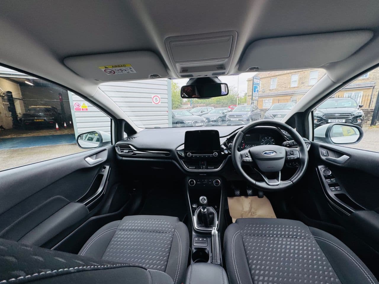 Ford Fiesta 1.0T EcoBoost Titanium — image 11