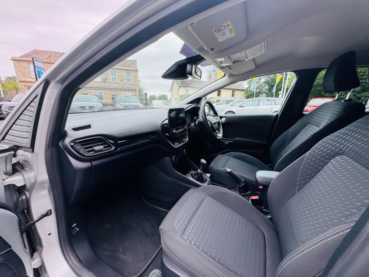 Ford Fiesta 1.0T EcoBoost Titanium — image 14