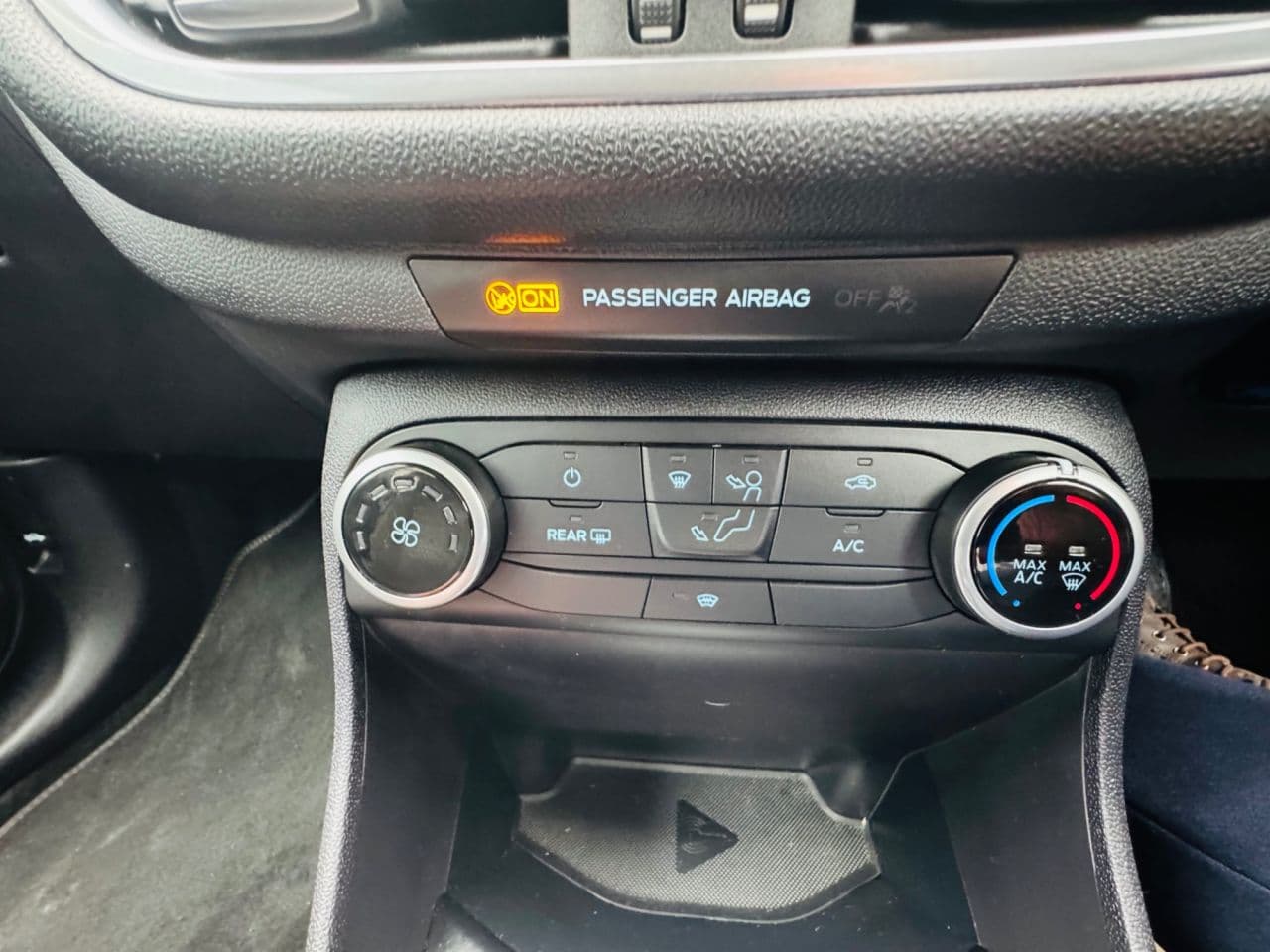 Ford Fiesta 1.0T EcoBoost Titanium — image 23