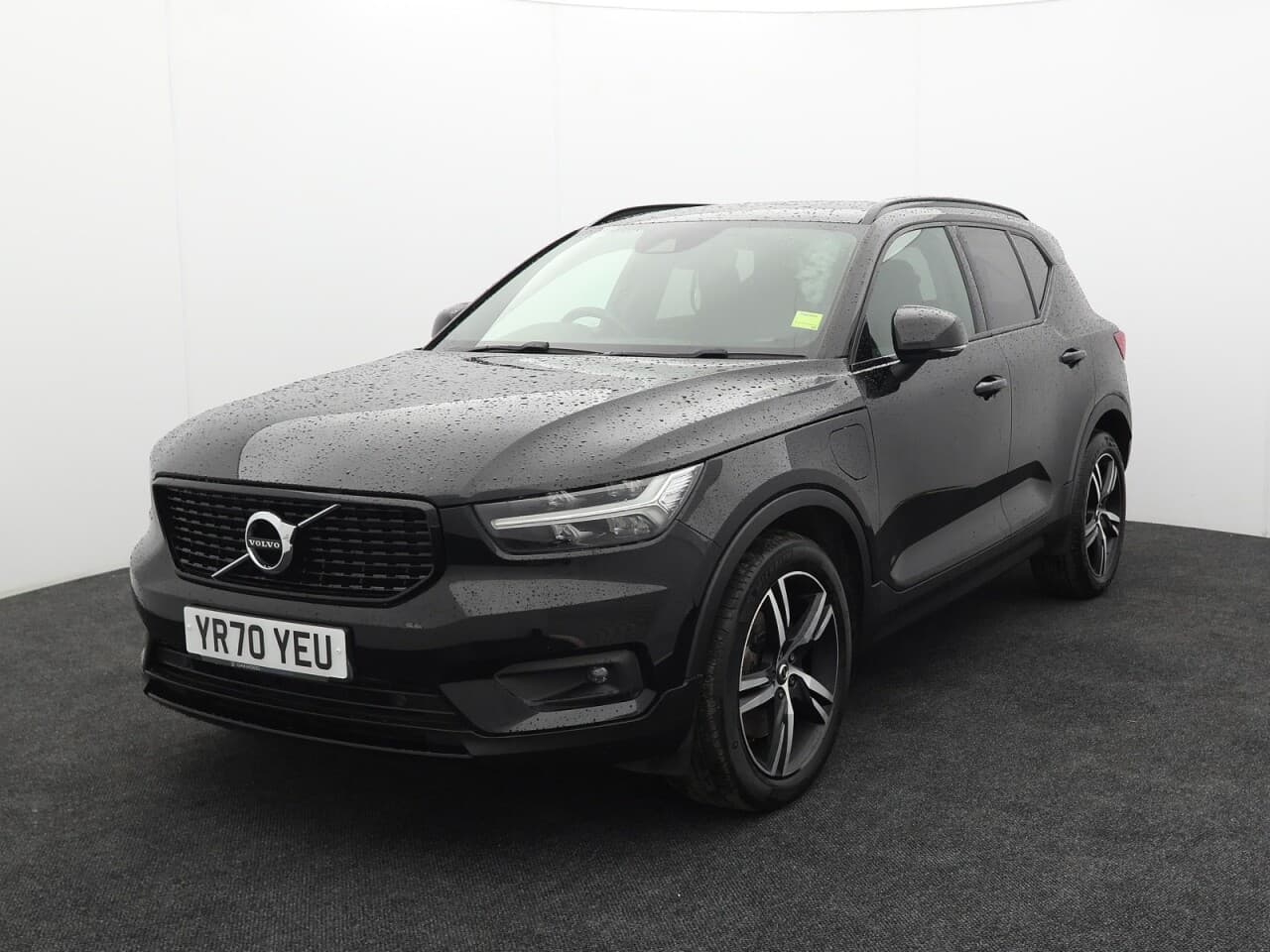 Volvo XC40 1.5h T5 Twin Engine Recharge 10.7kWh R-Design — image 5