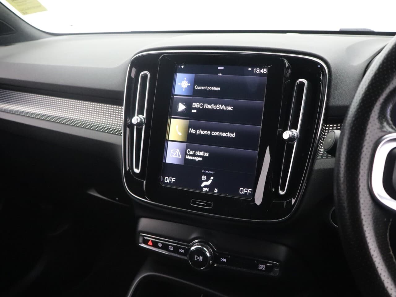 Volvo XC40 1.5h T5 Twin Engine Recharge 10.7kWh R-Design — image 22