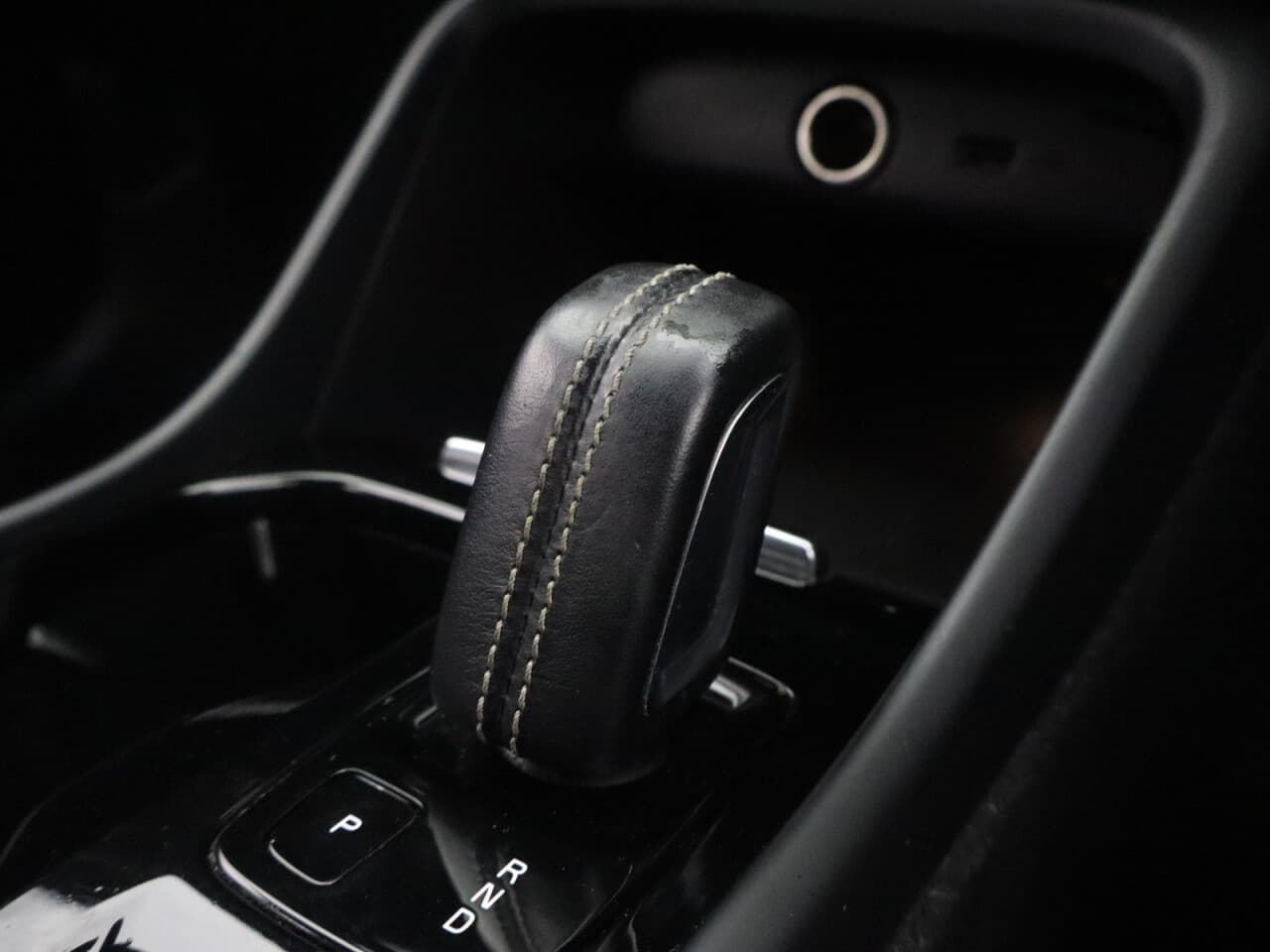 Volvo XC40 1.5h T5 Twin Engine Recharge 10.7kWh R-Design — image 24