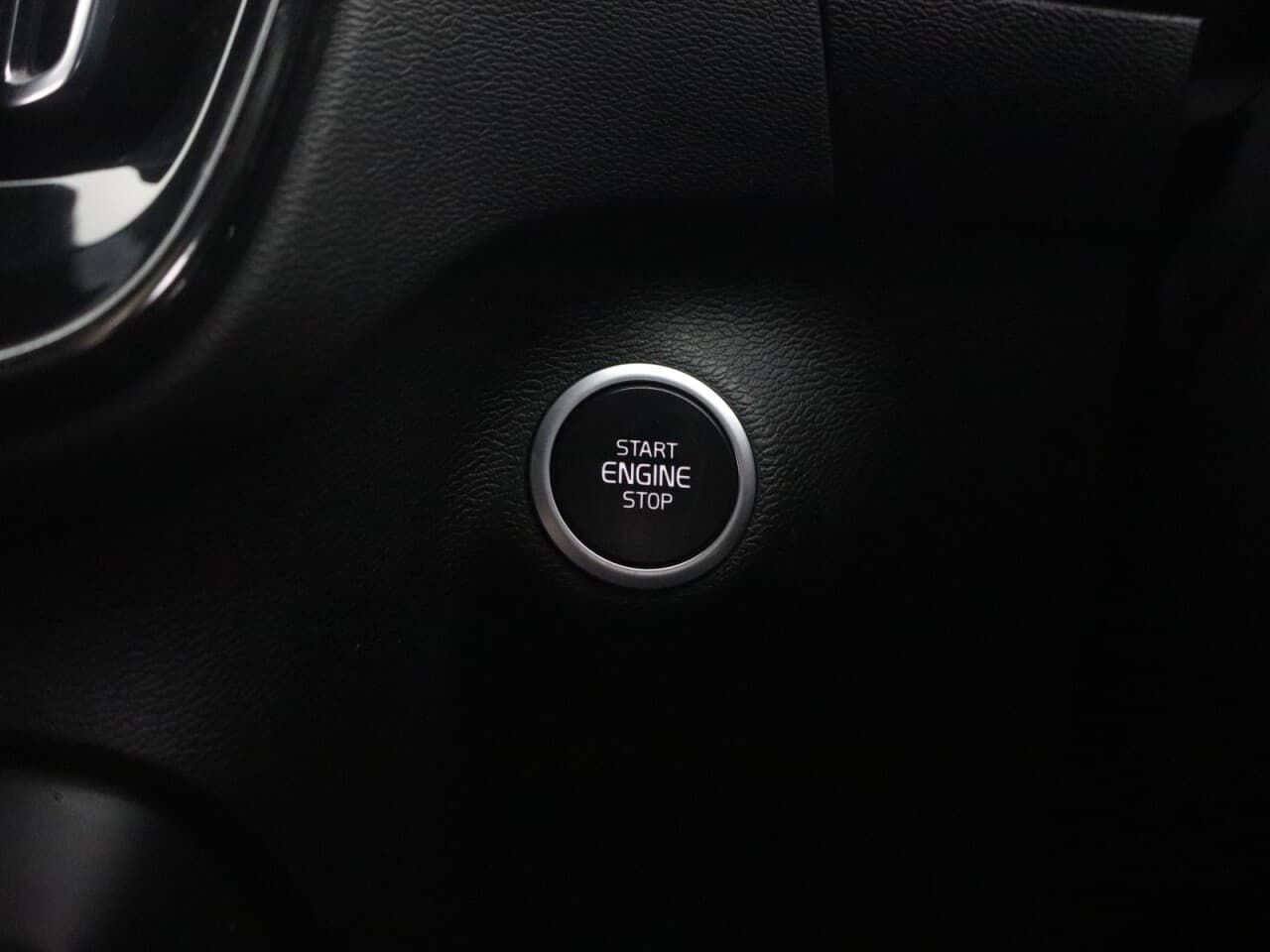 Volvo XC40 1.5h T5 Twin Engine Recharge 10.7kWh R-Design — image 29