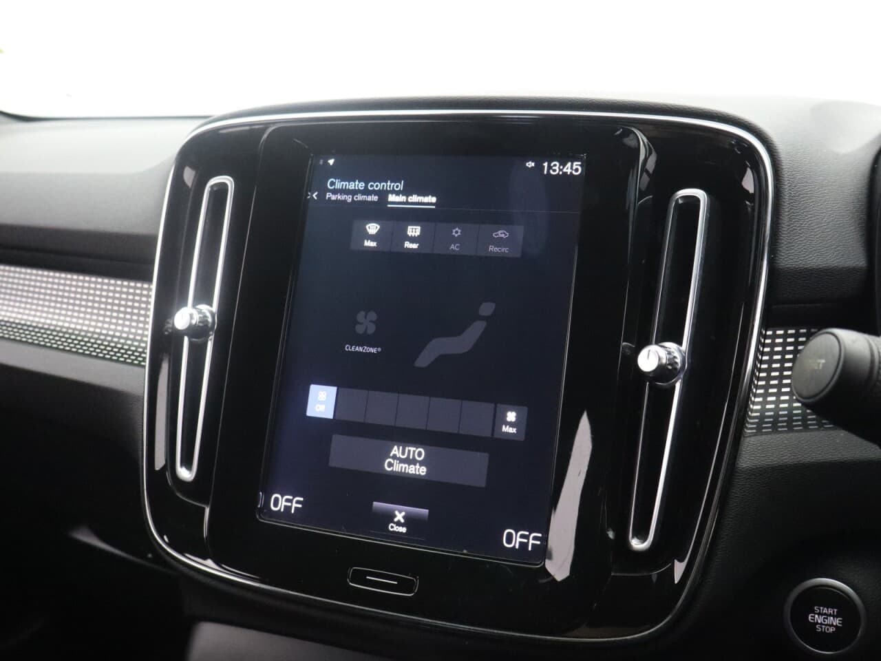 Volvo XC40 1.5h T5 Twin Engine Recharge 10.7kWh R-Design — image 33