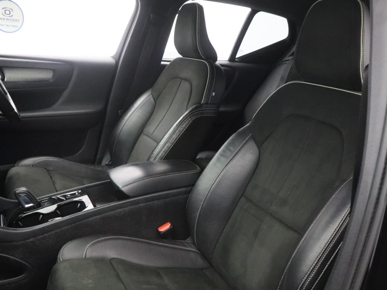 Volvo XC40 1.5h T5 Twin Engine Recharge 10.7kWh R-Design — image 49