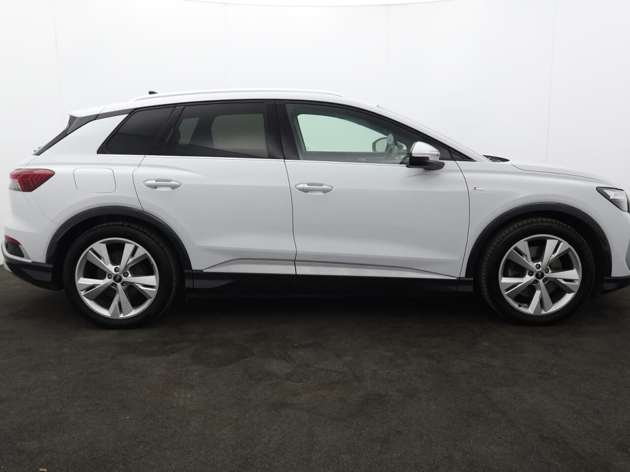 Audi Q4 E-Tron 40 S line — image 11