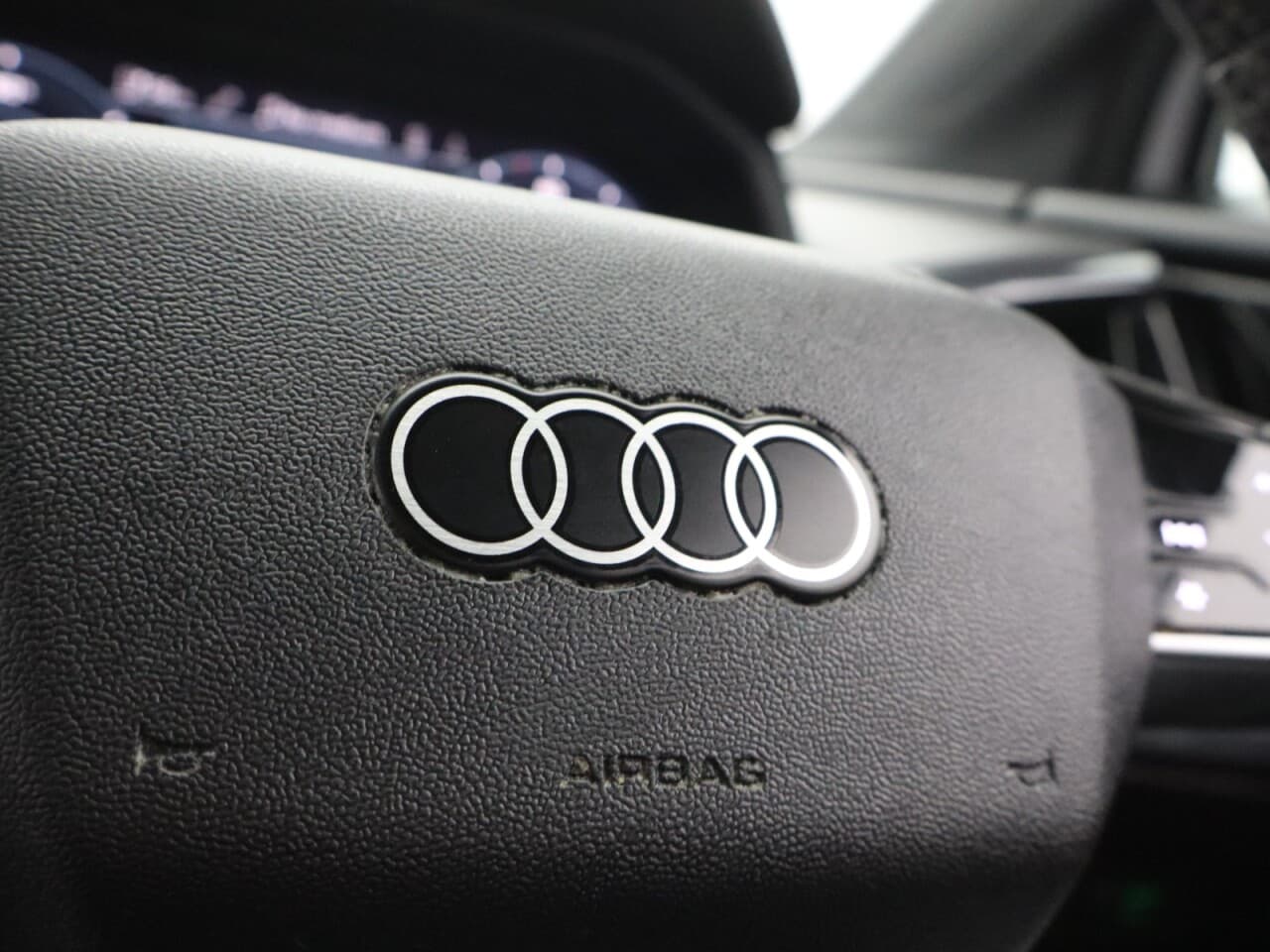 Audi Q4 E-Tron 40 S line — image 19