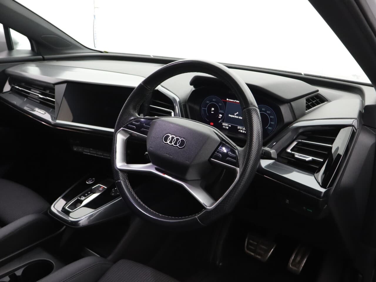 Audi Q4 E-Tron 40 S line — image 13