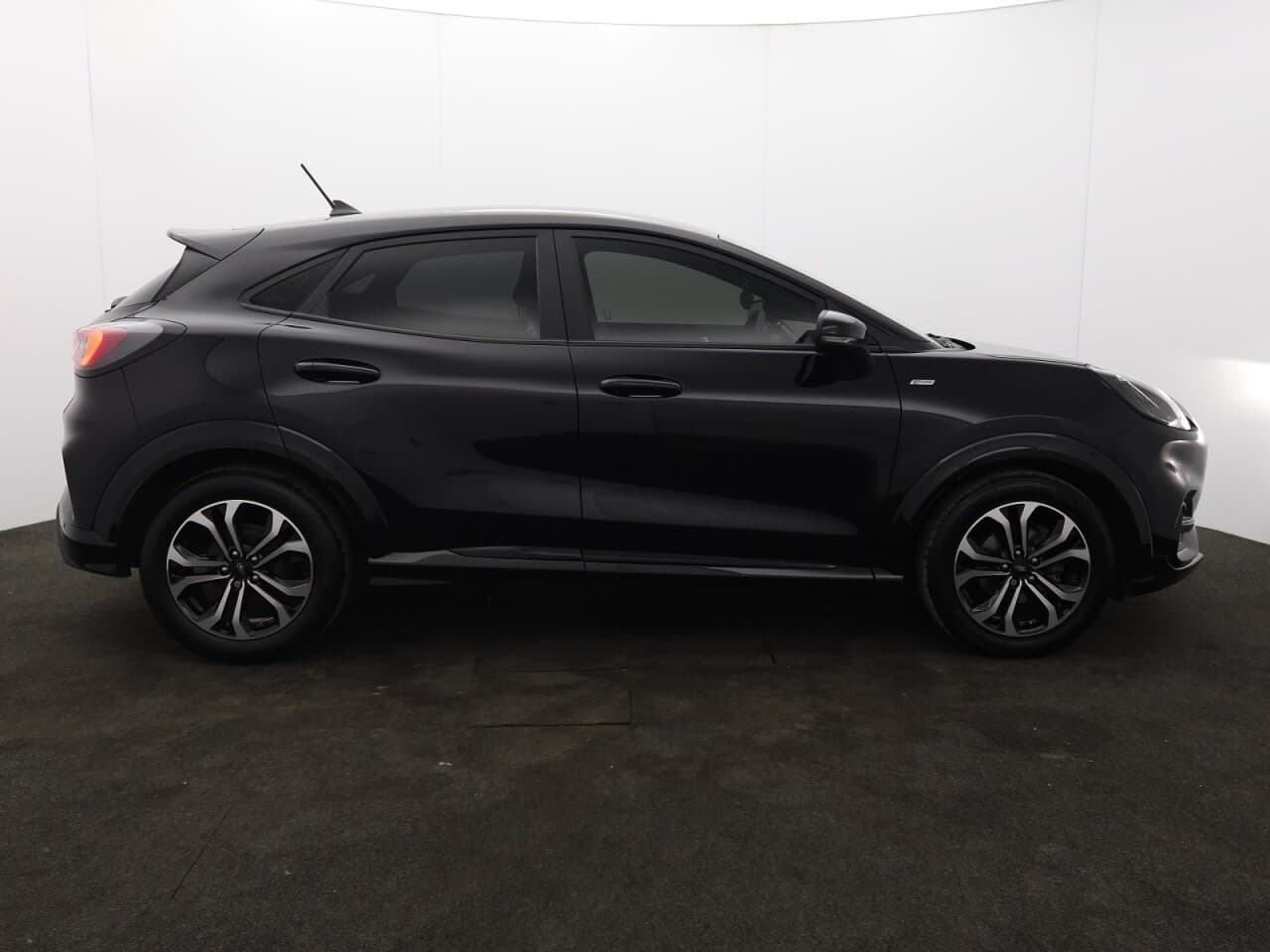 Ford Puma 1.0T EcoBoost MHEV ST-Line — image 11