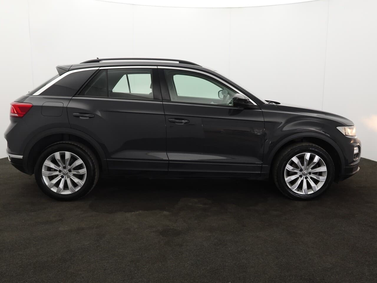 Volkswagen T-Roc 1.0 TSI SE — image 11