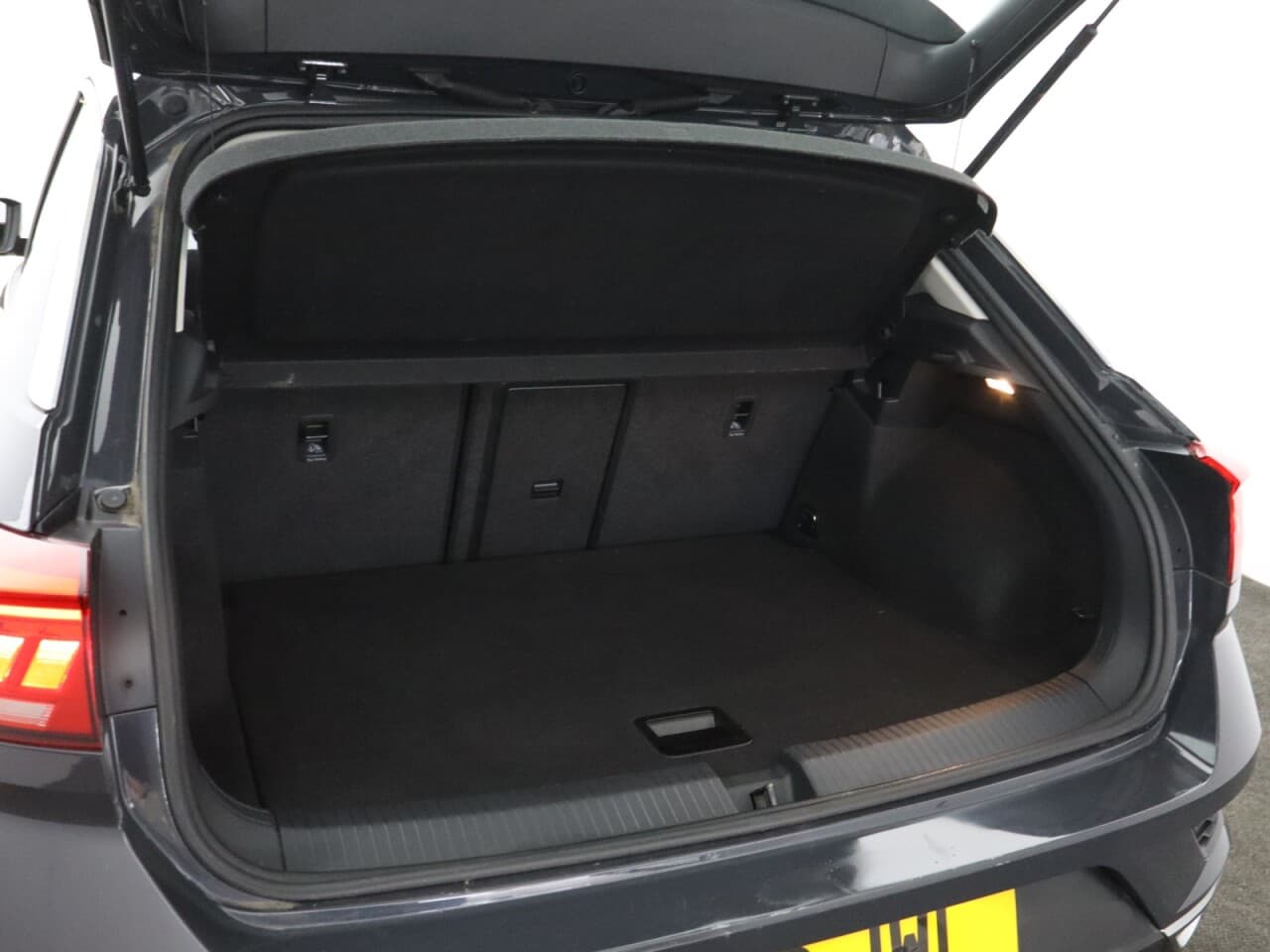 Volkswagen T-Roc 1.0 TSI SE — image 41