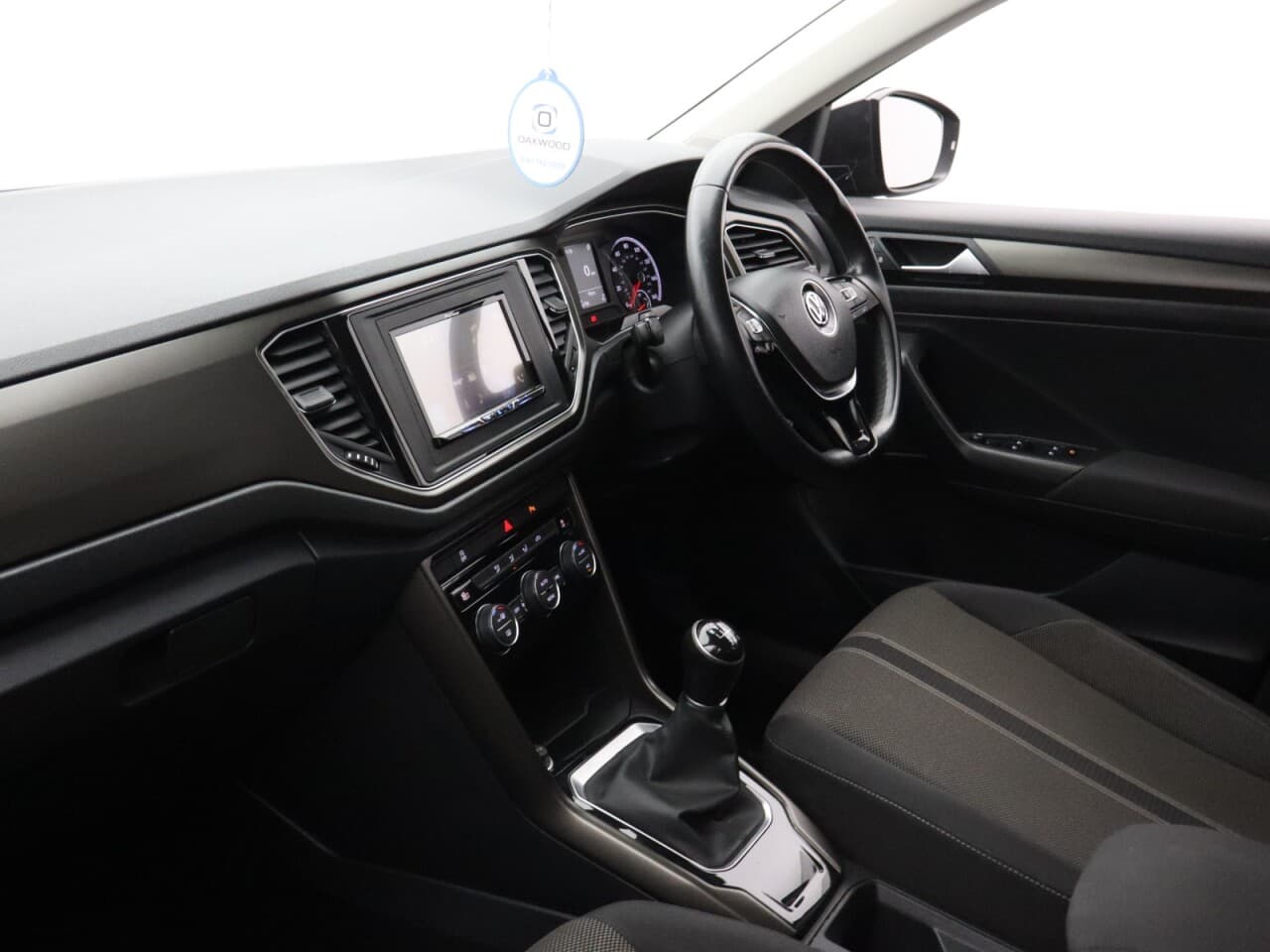 Volkswagen T-Roc 1.0 TSI SE — image 36