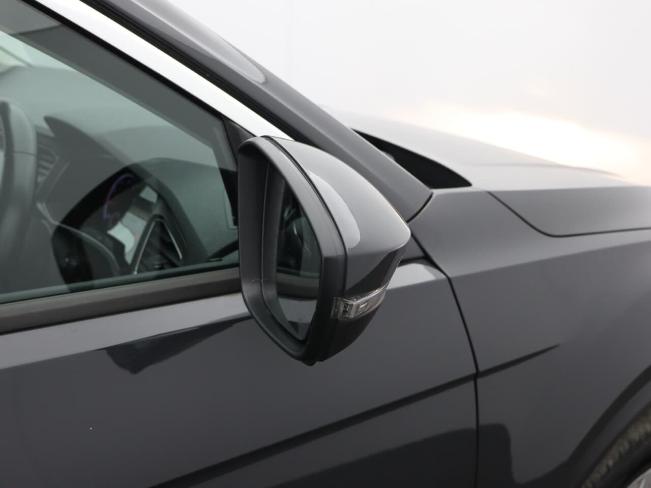 Volkswagen T-Roc 1.0 TSI SE — image 48