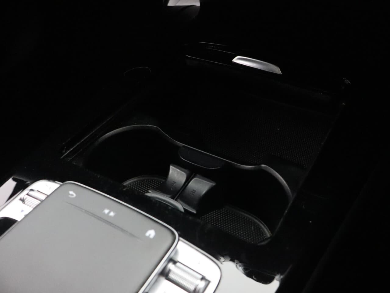 Mercedes-Benz A Class 1.3 A180 AMG Line — image 24