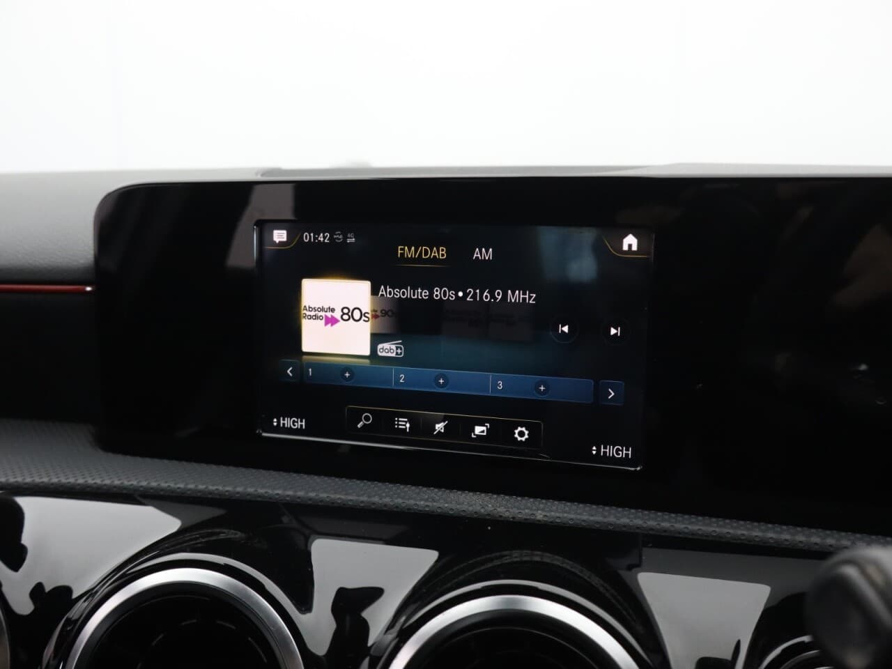 Mercedes-Benz A Class 1.3 A180 AMG Line — image 32