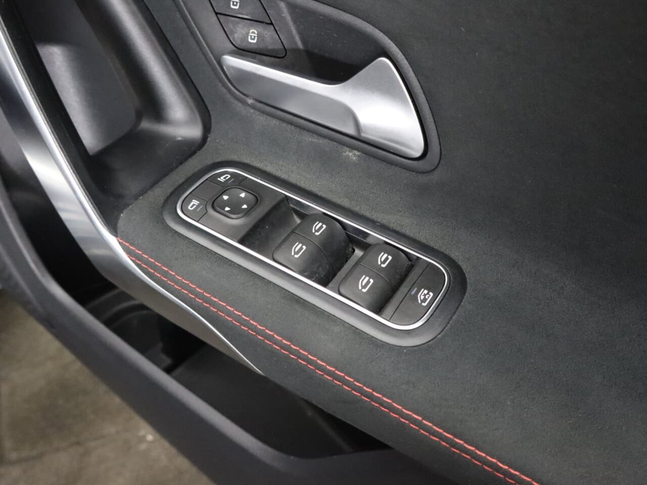 Mercedes-Benz A Class 1.3 A180 AMG Line — image 42
